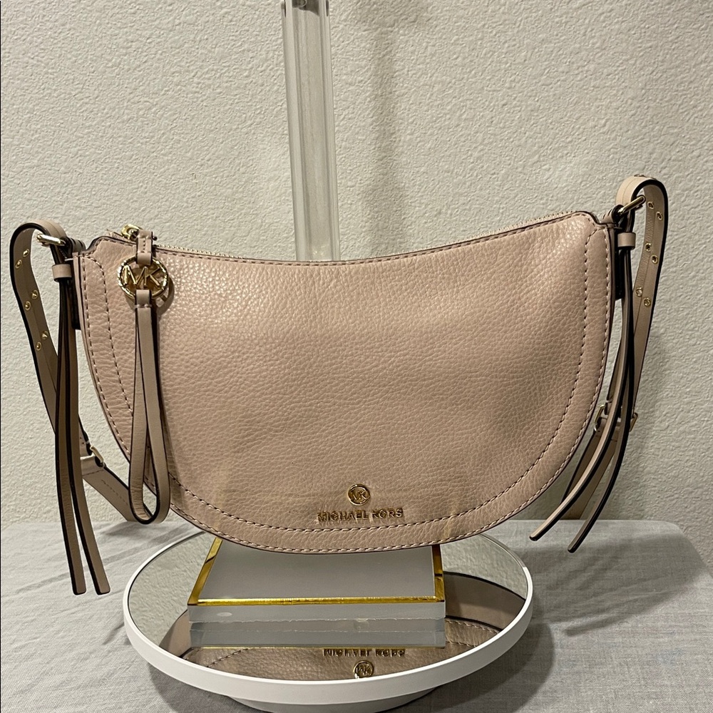 Michael Kors Camden Messenger Bag. SOLD